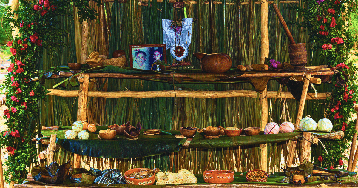 el altar de muertos en el janal pixán; lo que debe llevar y su significado