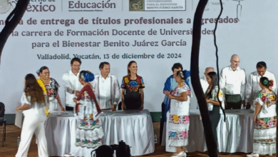 Claudia Sheinbaum encabeza ceremonia de titulación en Universidad del Bienestar de Valladolid