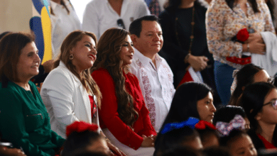 El Gobernador Joaquín Díaz Mena, junto a su esposa Wendy Méndez Naal, presidenta honoraria del DIF Yucatán, llevó alegría navideña a niñas, niños y adolescentes de Casa Otoch,