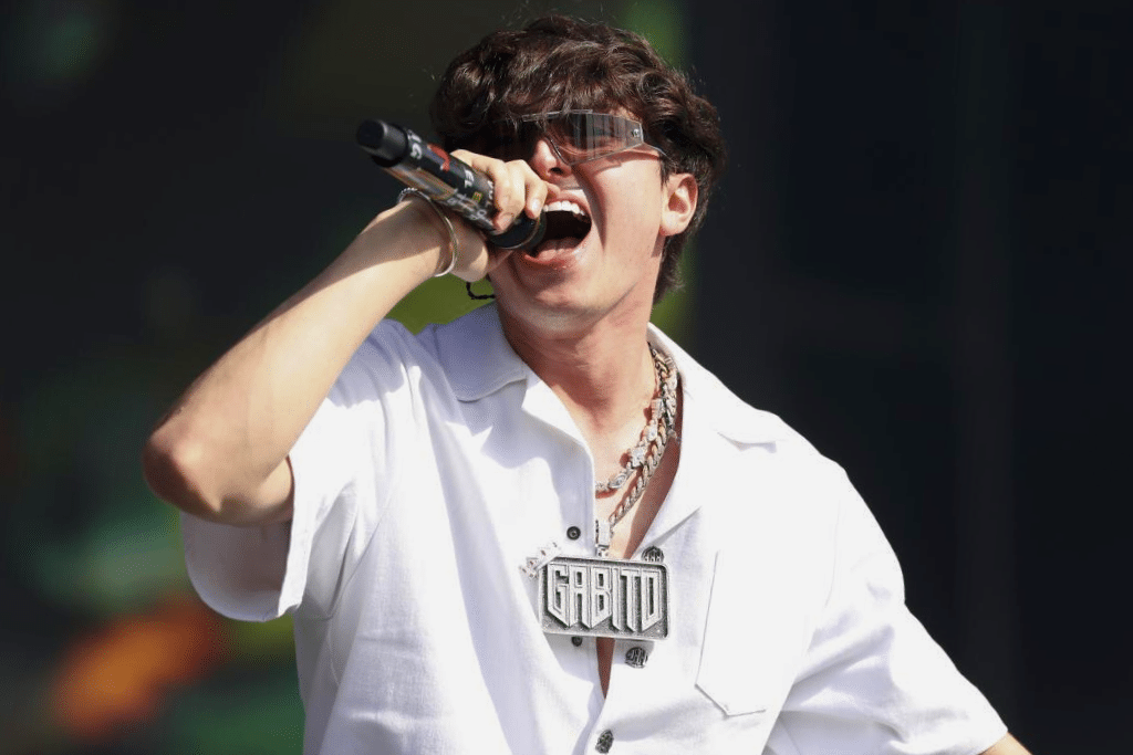 Gabito Ballesteros Quién es el cantante que fue captado con Belinda