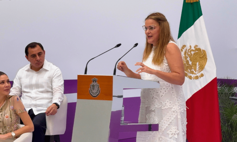 Conmemoran el 109.º aniversario del Primer Congreso Feminista en Mérida