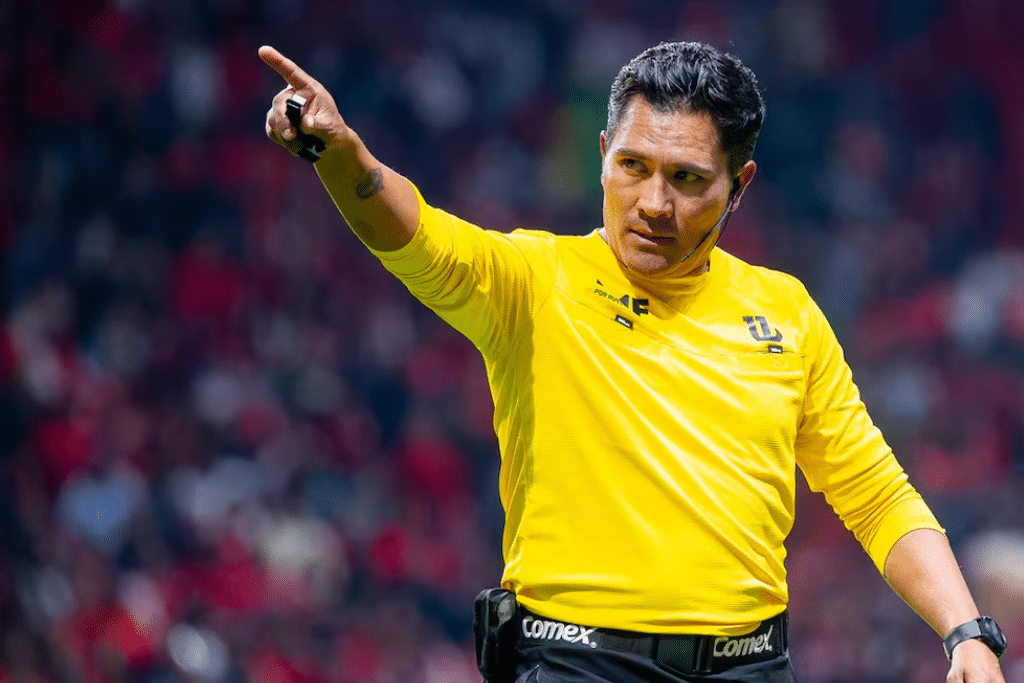 Ex árbitro mexicano se une a Televisa
