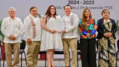 Gobernador Joaquín Díaz Mena entrega plazas a 136 docentes en Yucatán