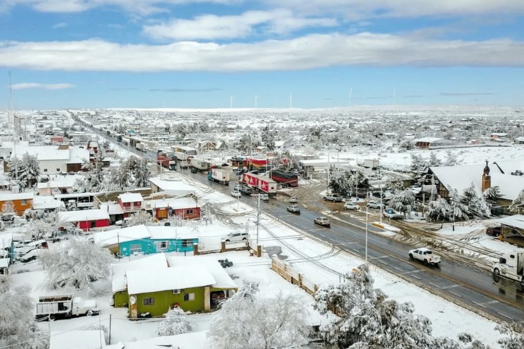Nevada en Baja California cierres, operativos y recomendaciones ante el clima extremo