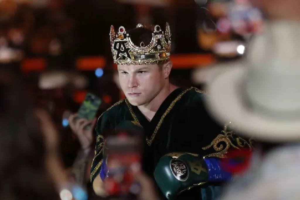 Cubano alza la mano para enfrentar a "Canelo" Álvarez