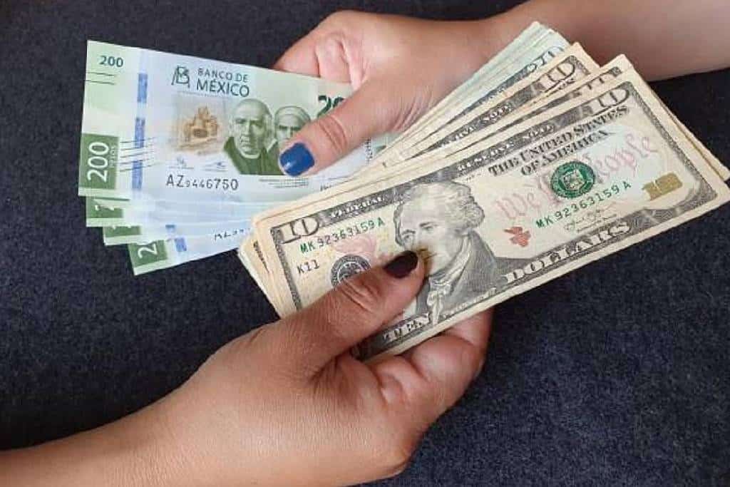 Precios del dólar abre este viernes en 20.82 al mayoreo