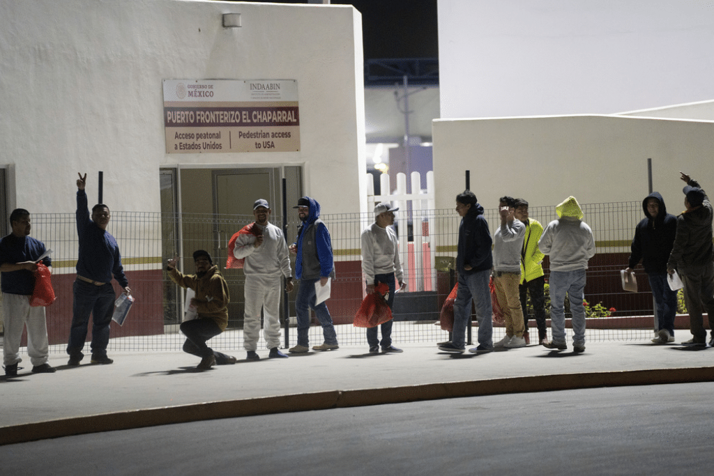 Servicio migratorio de EU reporta 956 detenciones este domingo