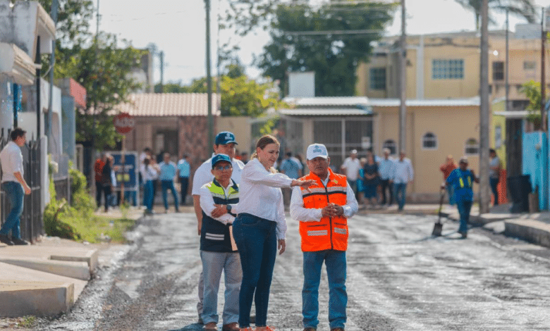 Supervisa Cecilia Patrón repavimentación en la Unidad Morelos