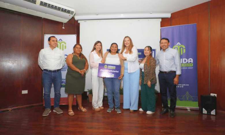 Ayuntamiento impulsa el apoyo a mujeres en Mérida