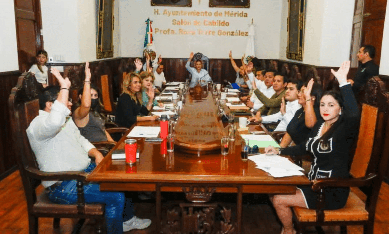 Cabildo meridano aprueba consejos consultivo