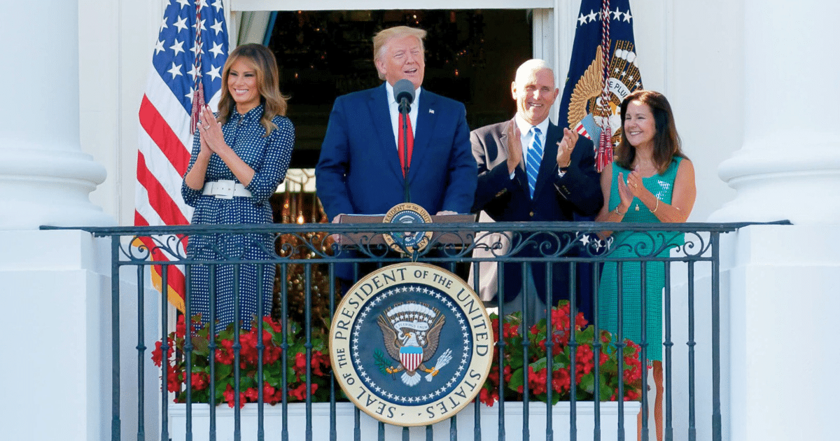 Casa Blanca envía polémico mensaje de San Valentín a migrantes