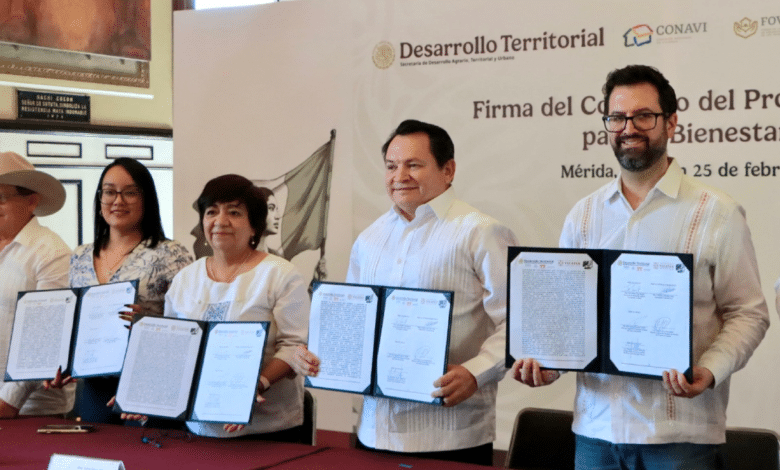 Firman convenio para construir 2,500 viviendas en Yucatán este año