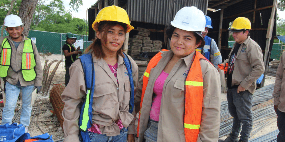 Aumenta la presencia femenina en la construcción en México