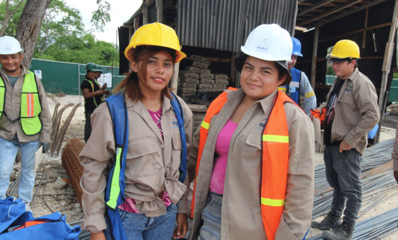 Aumenta la presencia femenina en la construcción en México