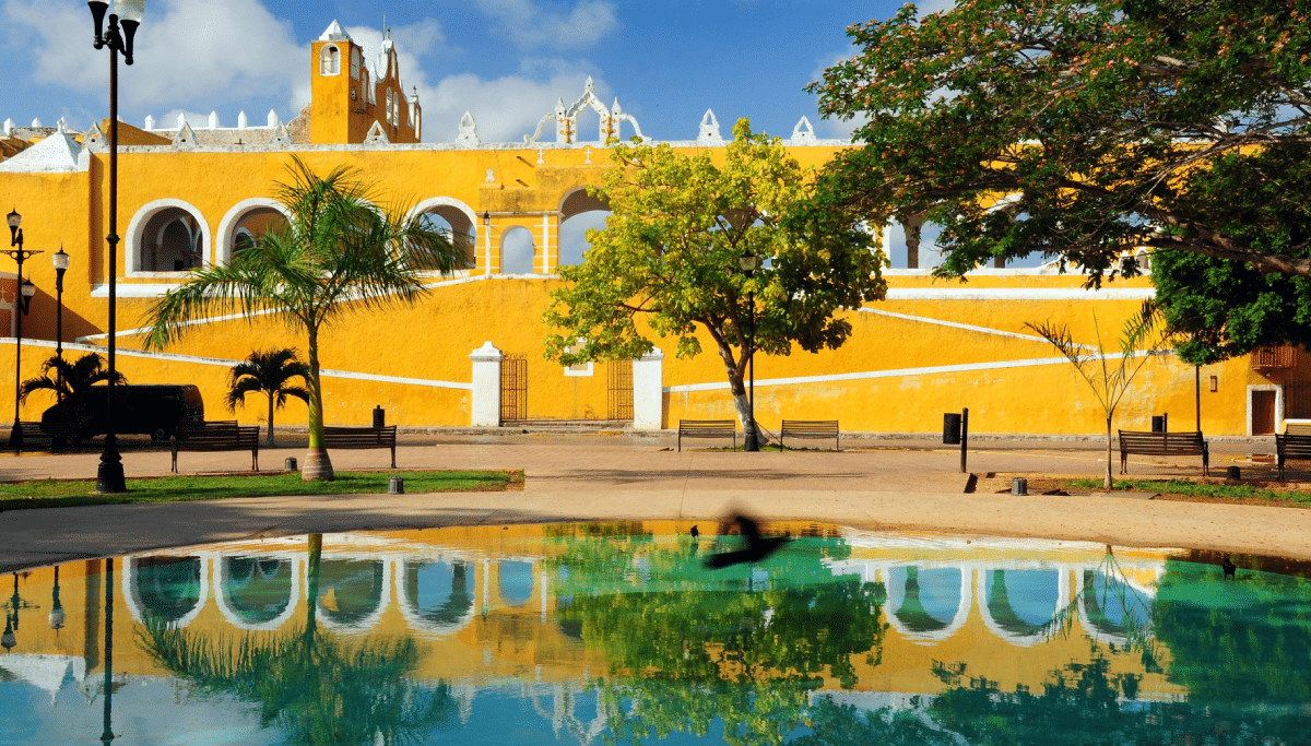 Conoce las coloridas casas de Izamal, el "pueblo amarillo"