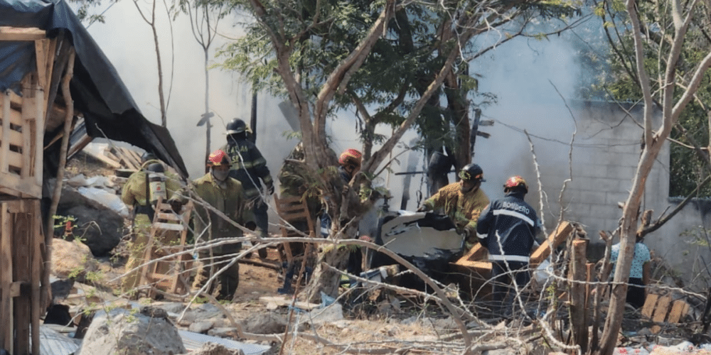 Desalojo en la Guadalupana: La FGE imputa a 12 personas por incendio, daños y lesiones