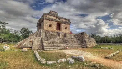 Conoce la zona arqueológica de Dzibilchaltún y su famoso Templo de las Siete Muñecas