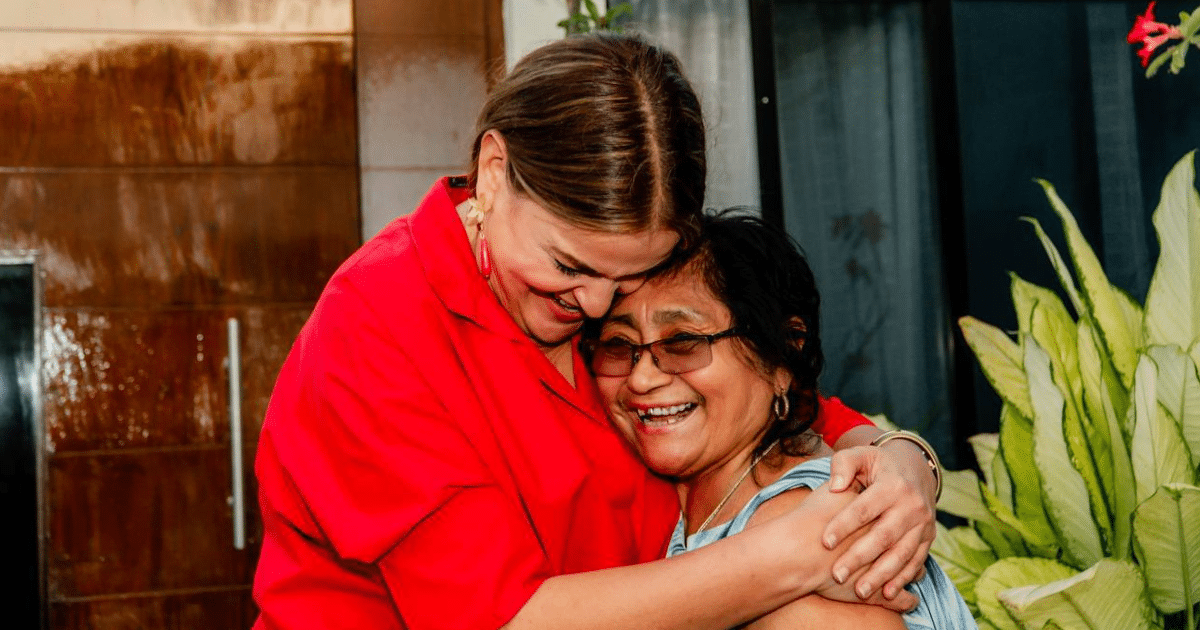 Entrega Cecilia Patrón mejoras en viviendas de personas mayores del oriente de Mérida