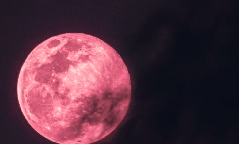 Luna Rosa: Fecha, significado y cómo verla en su máximo esplendor