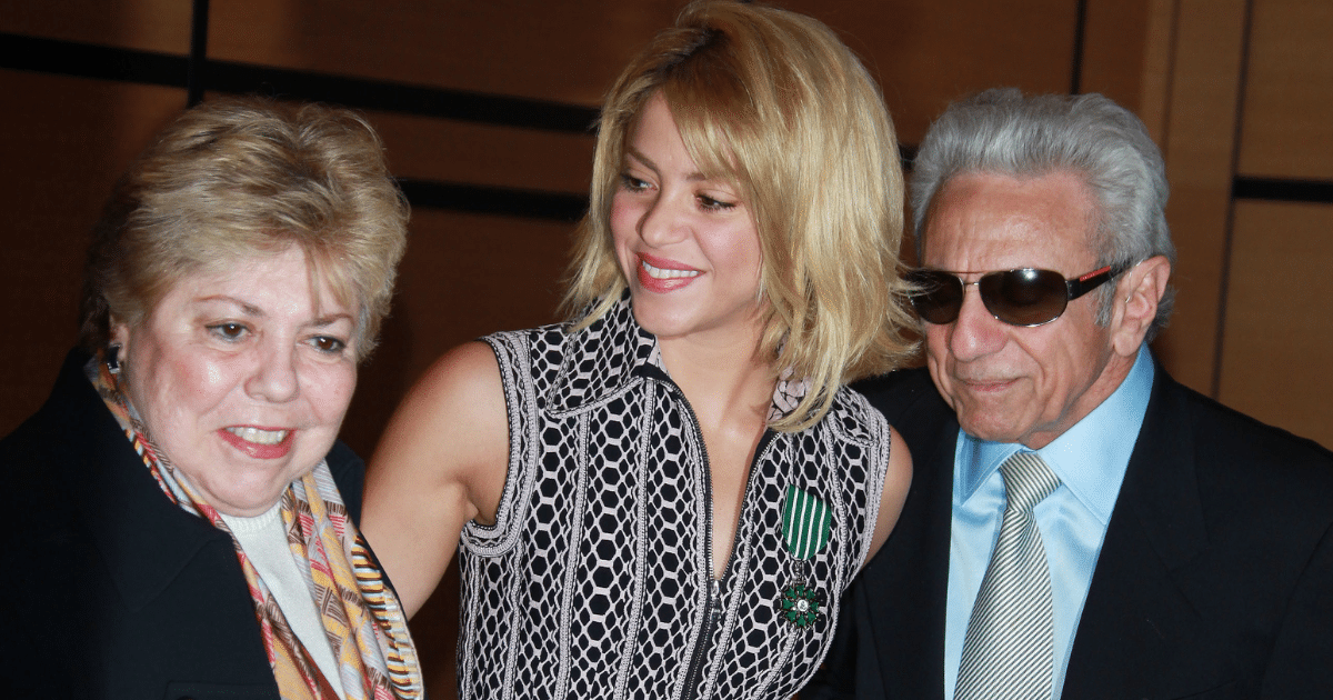 Shakira y sus padres (Foto por El Mundo)