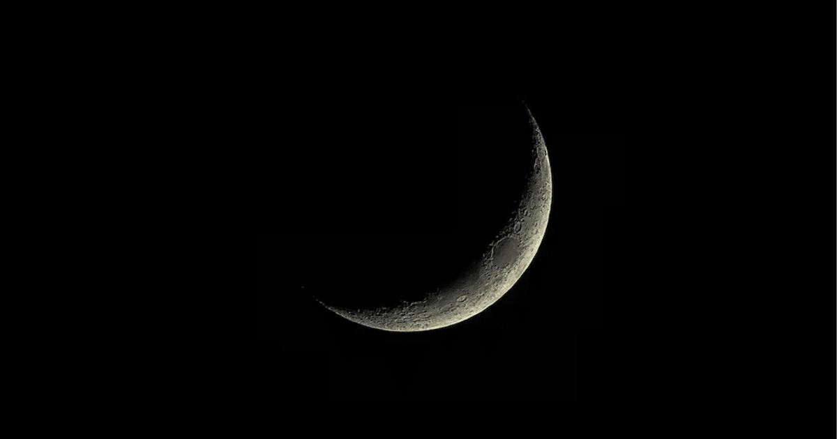 finales de abril,cielo nocturno,fenómeno poco común,luna negra,astrónomos,curiosos,evento astronómico,fenómeno celestial.