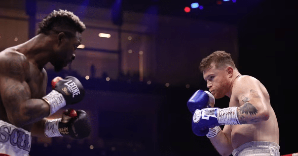 Canelo Álvarez en su pelea con William Scull (Foto por RÉCORD)