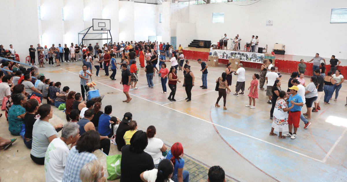 Celebran el Día de la Madre en el CERESO de Mérida