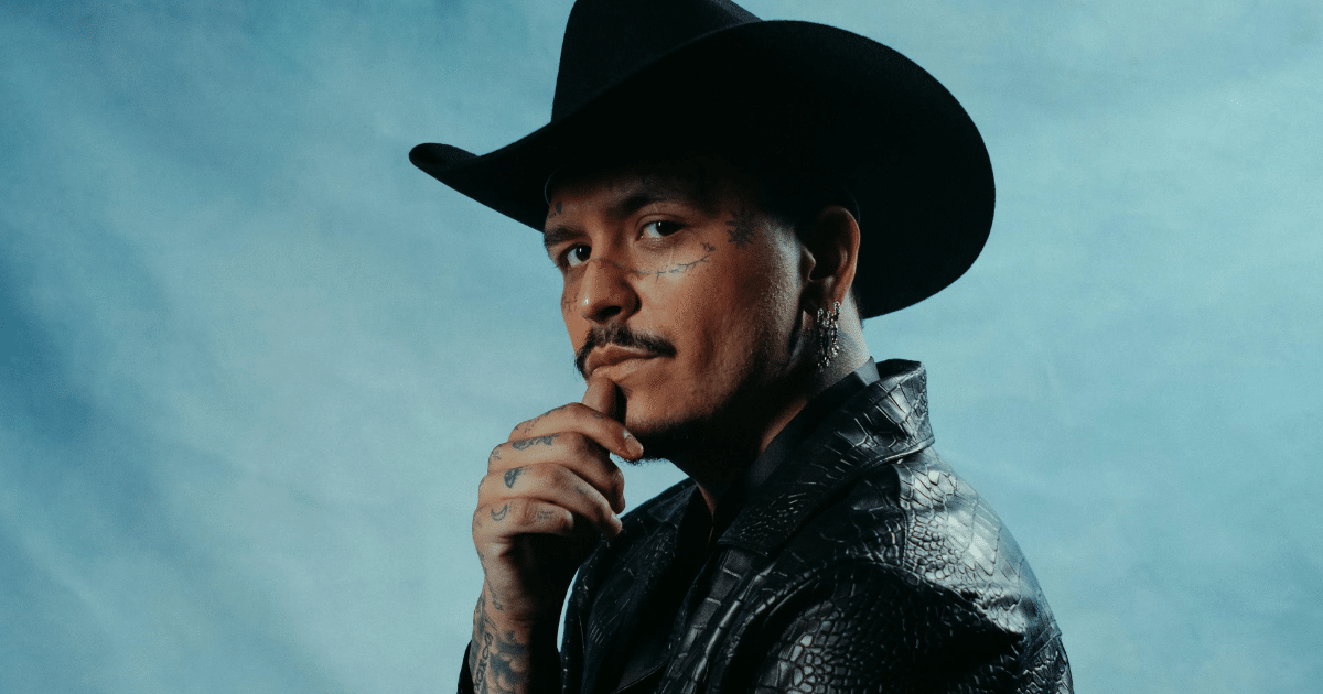 Nodal pide que el regional mexicano se enfoque en el amor