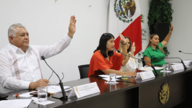 Congreso de Yucatán reconoce a enfermera destacada y avanza en selección de titular del OIC del Iepac