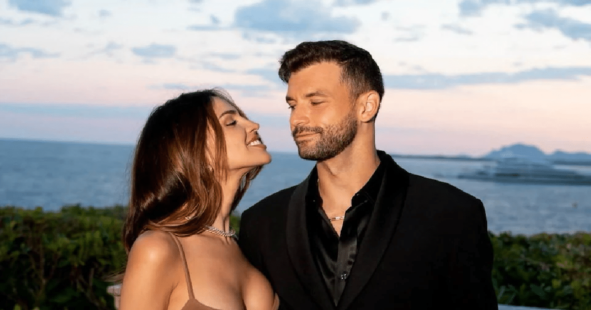 Eiza González y Grigor Dimitrov abrazados, sonrientes, en una imagen compartida en Instagram como parte de la confirmación de su noviazgo.