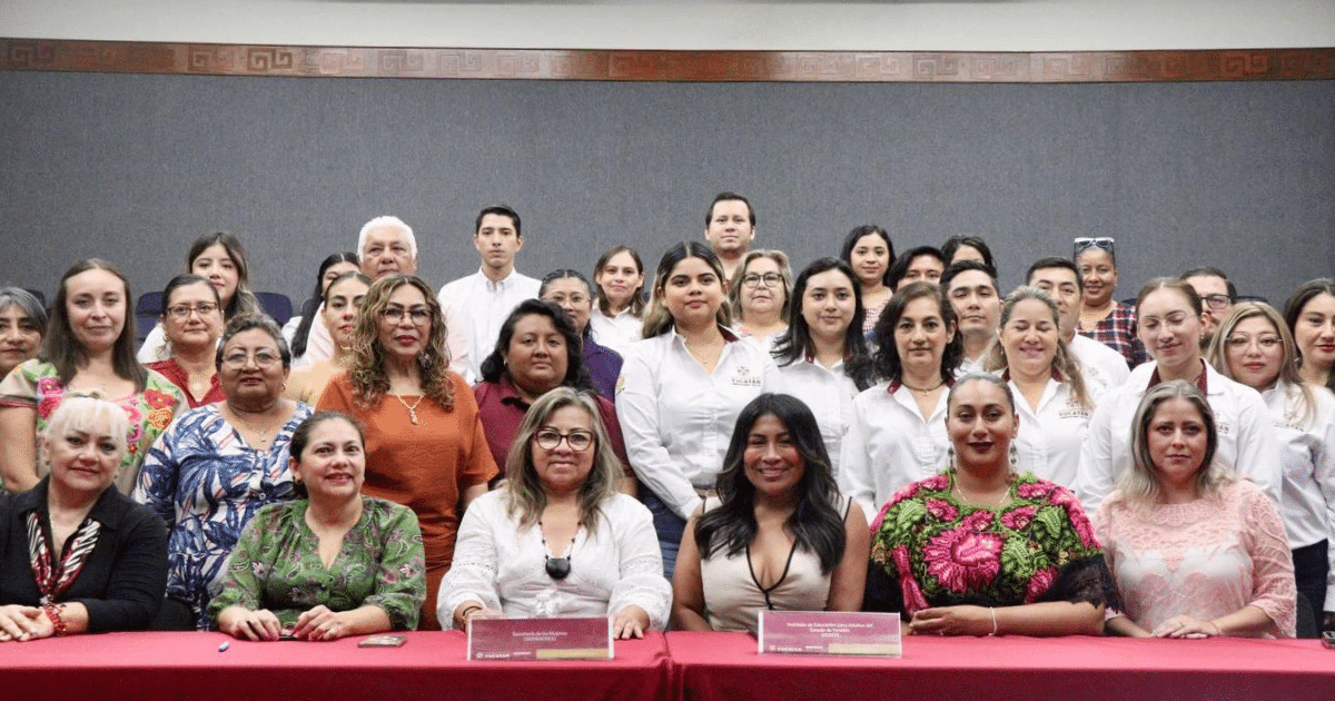 Firman convenio para combatir el analfabetismo entre mujeres y adolescentes en Yucatán