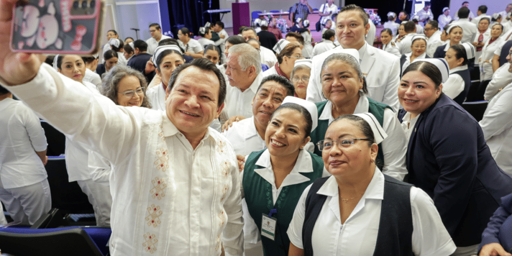 Gobernador del estado dignifica la labor de enfermeras y enfermeros en Yucatán