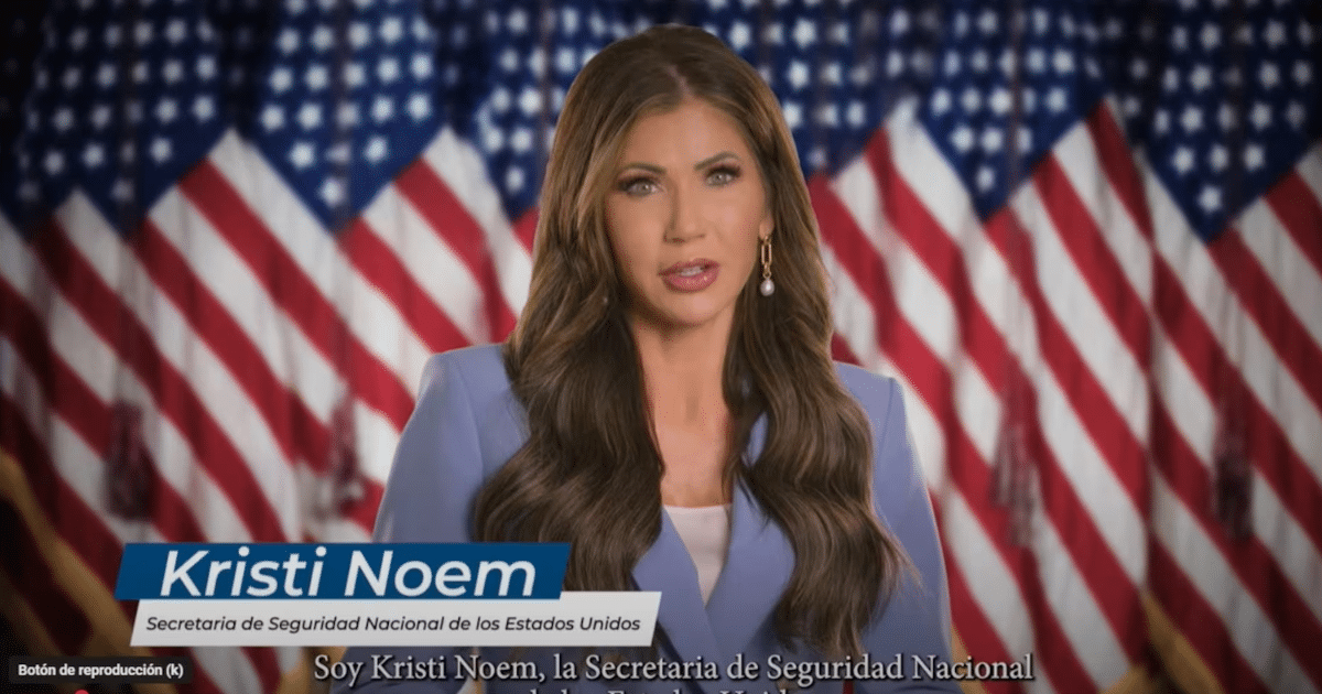 Nuevo spot de Kristi Noem en México genera controversia pide a migrantes autodeportarse a través de una app 8Foto por Youtube)