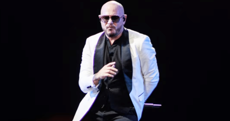 Pitbull hace bailar al Tecate Emblema; así concluyó el festival
