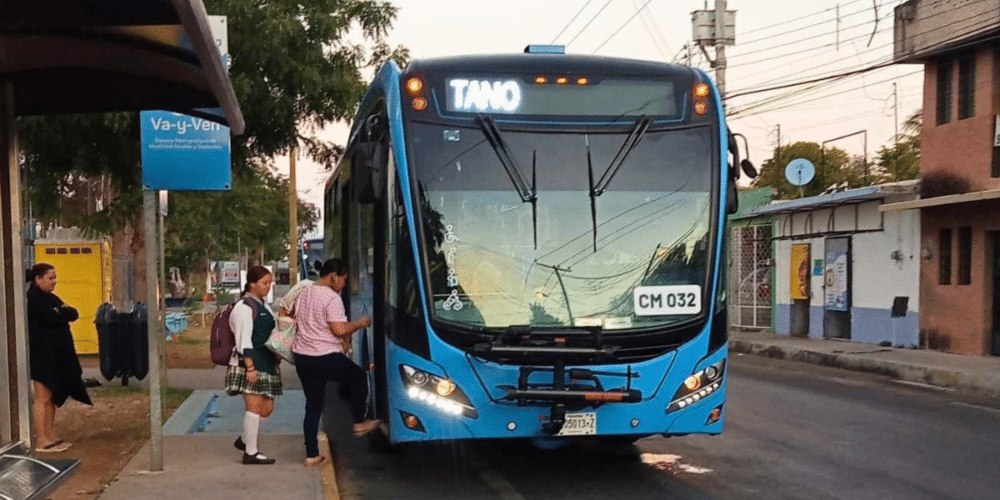 Trabajan ATY, autoridades estatales y vecinos por una movilidad más segura en avenida Aviación