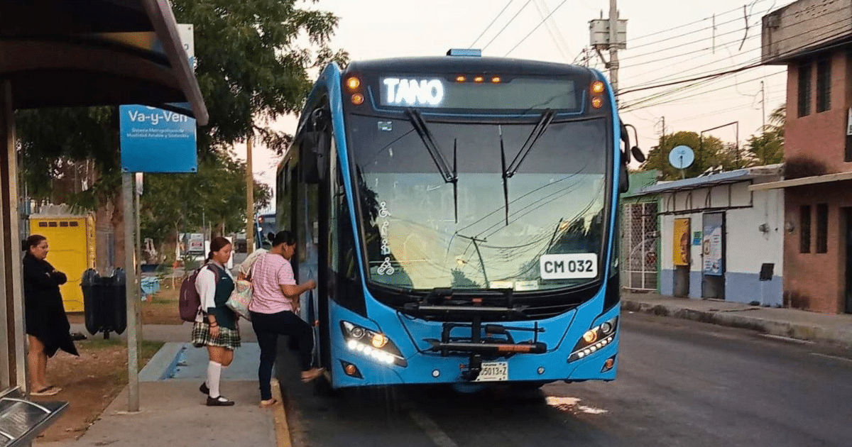 Trabajan ATY, autoridades estatales y vecinos por una movilidad más segura en avenida Aviación