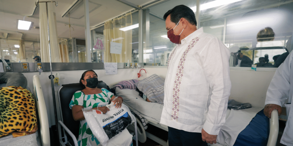 Entregan sillas cama para familiares de pacientes en el Hospital O’Horán Mérida