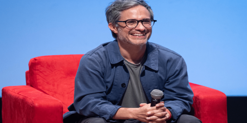 Gael García Bernal llena la Sala Mayamax y comparte su pasión por el cine documental
