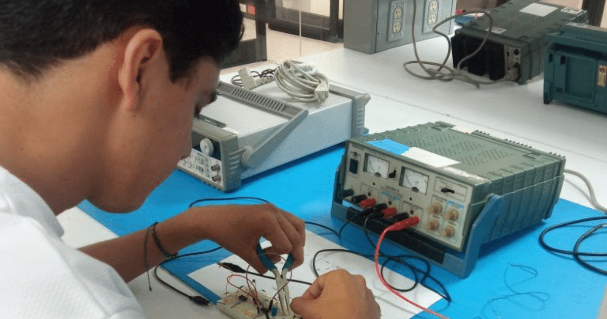 ITM es pionero en formación de semiconductores y vinculación con Canieti en el sureste de México