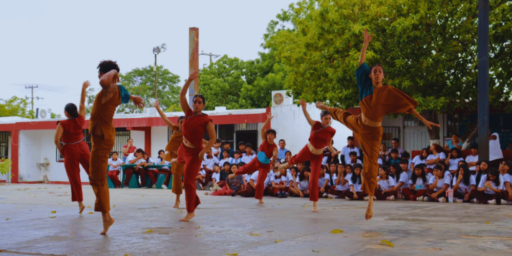 Previenen el delito con danza en Yucatán