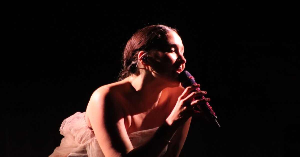 Elsa y Elmar celebra el séptimo aniversario del Palacio de la Música con un emotivo concierto.