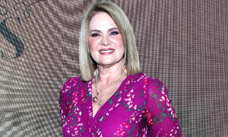 Erika Buenfil presume fotos junto a Brad Pitt. (Foto de internet)