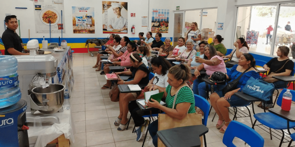 mujeres de kanasín reciben capacitación gratuita para emprender pequeños negocios