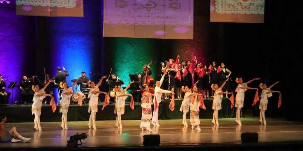 UNAY llena de fantasía y tradición el Teatro Manzanero con “De la mano con Cri Cri”