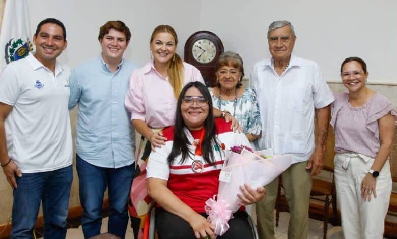 Reconoce Cecilia Patrón a Gilda Cota por su histórica medalla de oro