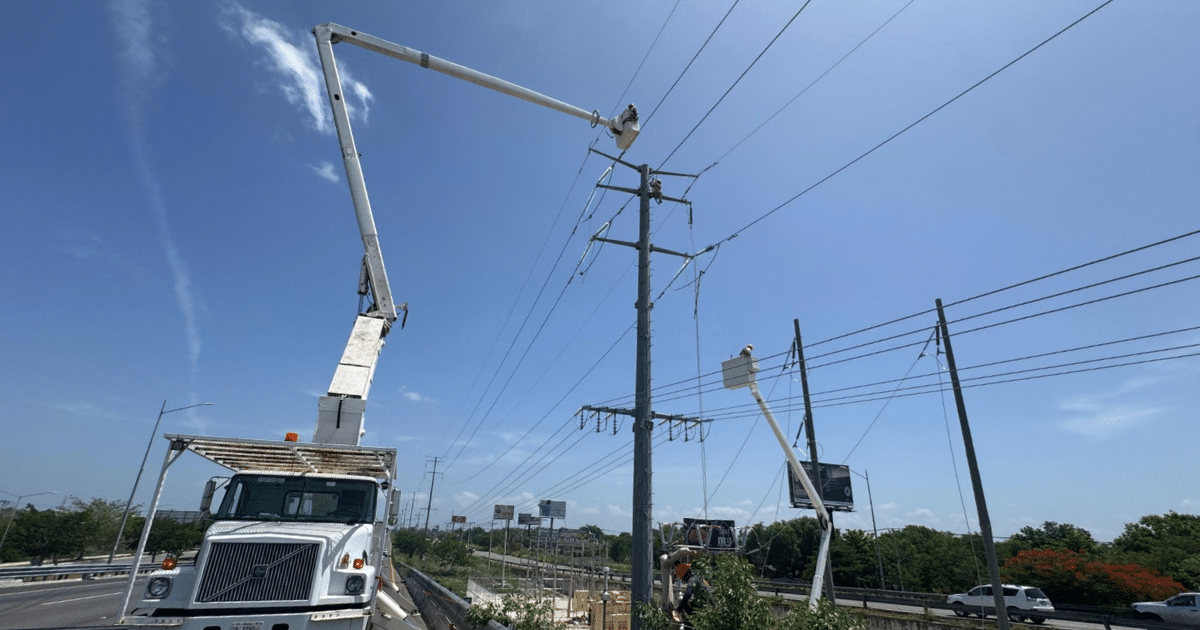 cfe mejora red eléctrica en zona costera de yucatán