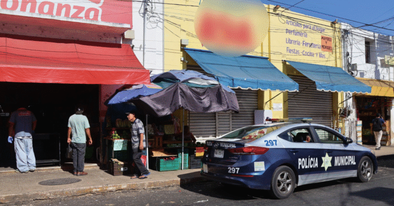 clausuran tienda en el centro de mérida por desprendimiento de techo
