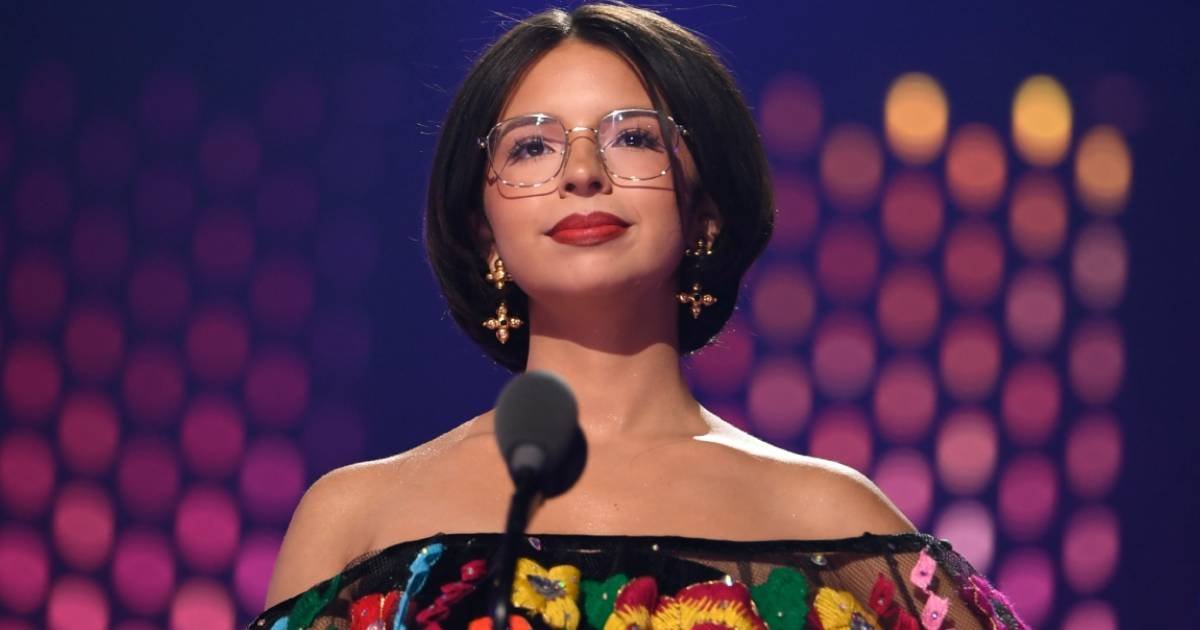 Comportamiento de Ángela Aguilar en concierto es criticado
