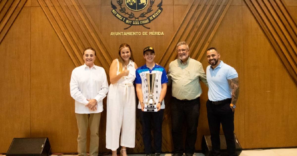 Carlos Novelo celebra podio en NASCAR con Cecilia Patrón