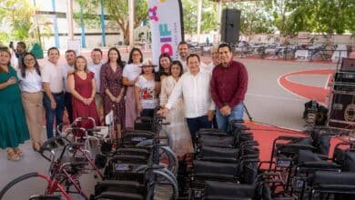 Gobierno de Yucatán entrega apoyos funcionales a personas con discapacidad